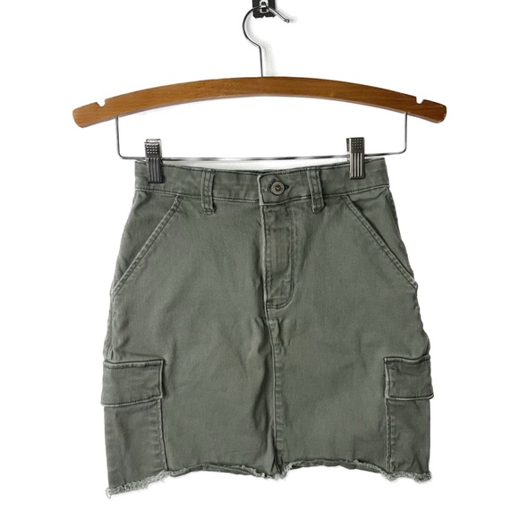 Hollister Dresses & Skirts - HOLLISTER SAGE GREEN SKIRT! D1